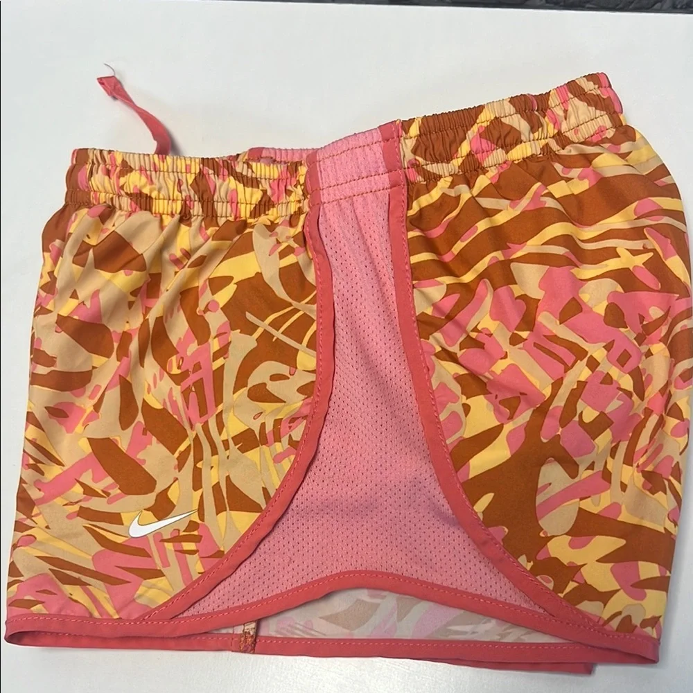 Girl's‎ Nike Athletic Shorts